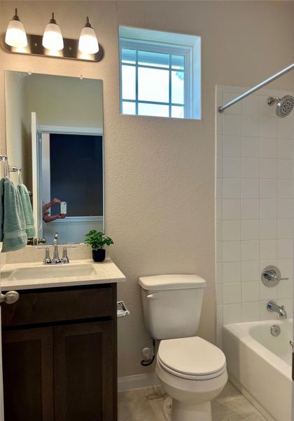 Furnished interior view inside a new home in Anthem Cottages, Kyle (Image 6). Furnished interior view inside a new home in Anthem Cottages, Kyle (Image 6).