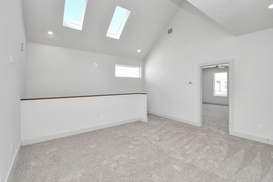 Spacious, unfurnished interior of a new home in Antigua, Houston (Image 35).