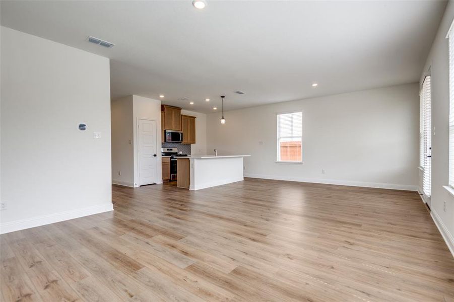 Spacious, unfurnished interior of a new home in Heartland, Heartland (Image 8). Spacious, unfurnished interior of a new home in Heartland, Heartland (Image 8).