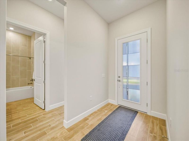 Spacious, unfurnished interior of a new home in Talon Preserve on Palmer Ranch, Nokomis (Image 26).