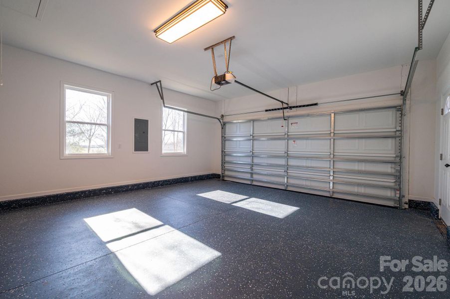 Spacious, unfurnished interior of a new home in , Shelby (Image 43).