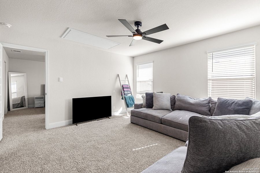 Furnished interior view inside a new home in , Cibolo (Image 33). Furnished interior view inside a new home in , Cibolo (Image 33).