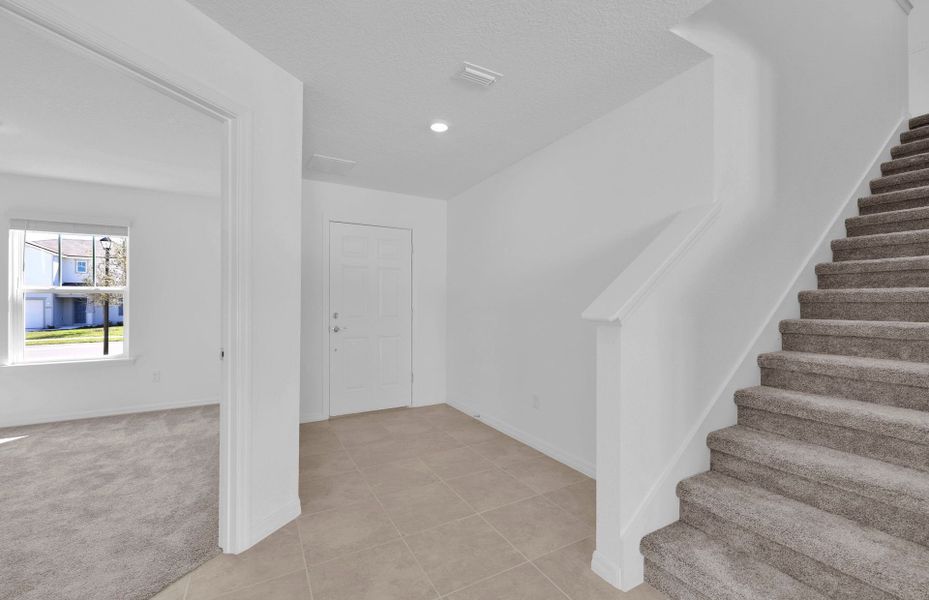 Spacious, unfurnished interior of a new home in Wells Landing, Jacksonville (Image 12).