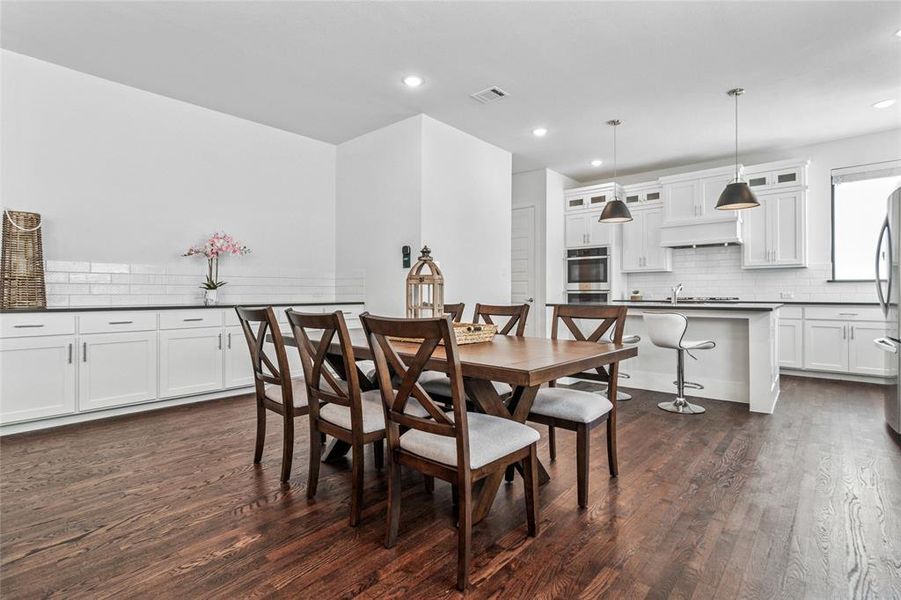 Furnished interior view inside a new home in , Rowlett (Image 12).