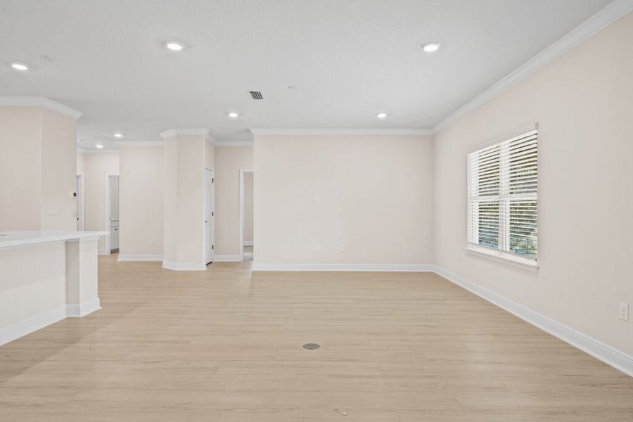 Spacious, unfurnished interior of a new home in Windswept Estates, Freeport (Image 23).