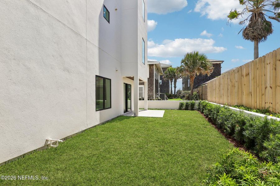 Exterior details and patio area of a home in , Jacksonville Beach (Image 27).