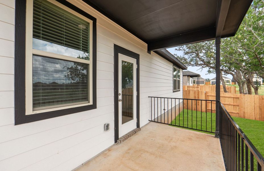 Exterior details and patio area of a home in La Cima, San Marcos (Image 23).