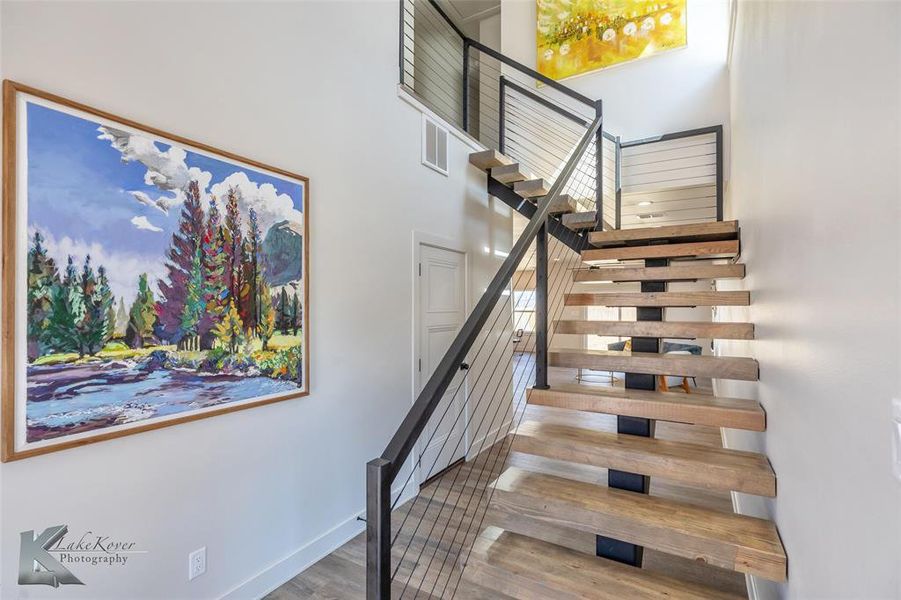 Furnished interior view inside a new home in , Abilene (Image 9).