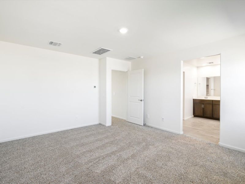 Spacious, unfurnished interior of a new home in Mandarina - Signature Series, Marana (Image 12).