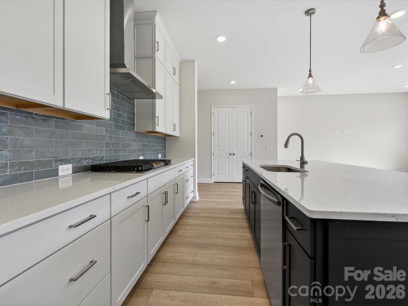 Split cooking kitchen