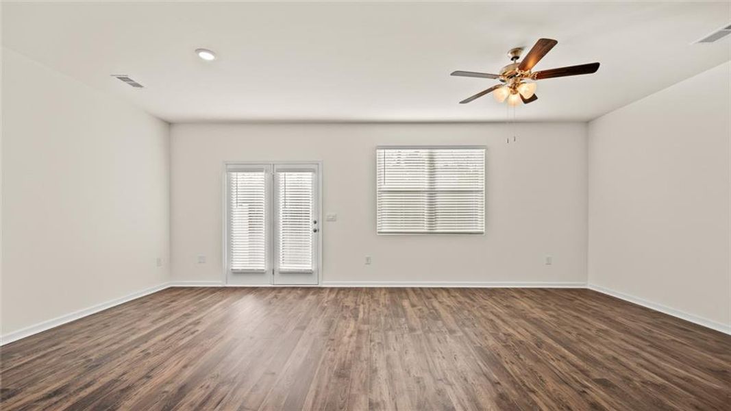 Spacious, unfurnished interior of a new home in Inverness at Sugarloaf, Lawrenceville (Image 24).
