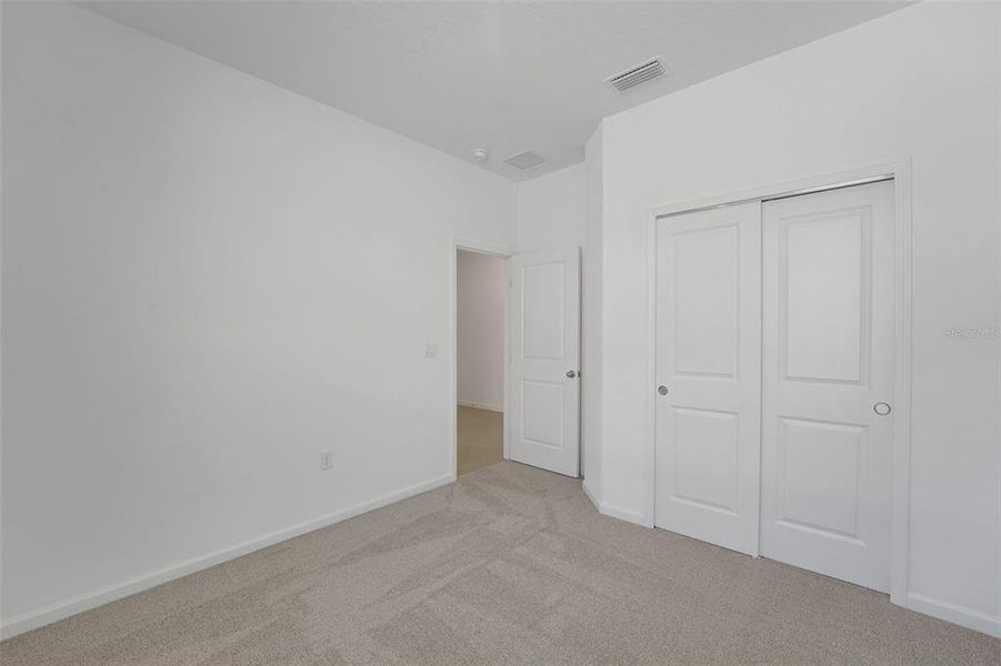 Spacious, unfurnished interior of a new home in Willowbrook North, Winter Haven (Image 30).