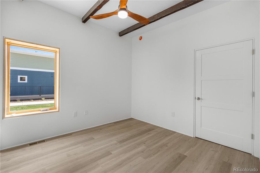 Image 20 of a home in .