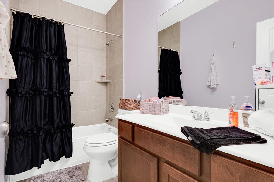 Furnished interior view inside a new home in Oakwood Estates, Waller (Image 25). Furnished interior view inside a new home in Oakwood Estates, Waller (Image 25).