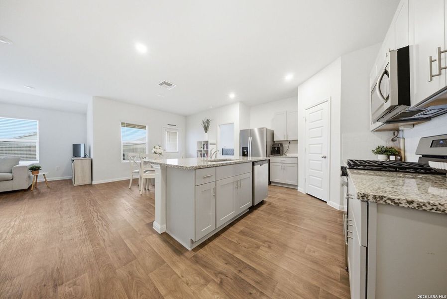 Furnished interior view inside a new home in Heather Glen, New Braunfels (Image 13). Furnished interior view inside a new home in Heather Glen, New Braunfels (Image 13).