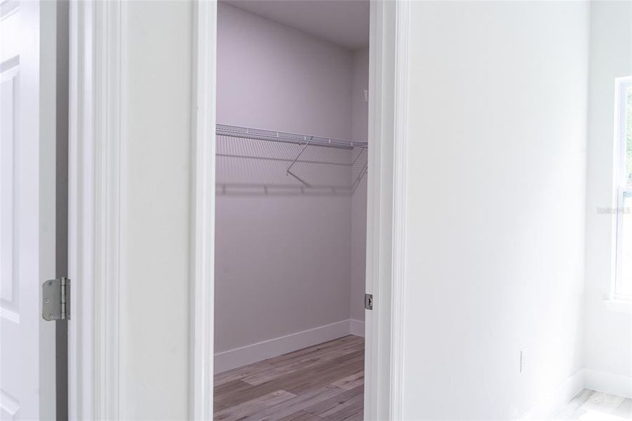 Spacious, unfurnished interior of a new home in , Citrus Springs (Image 32).