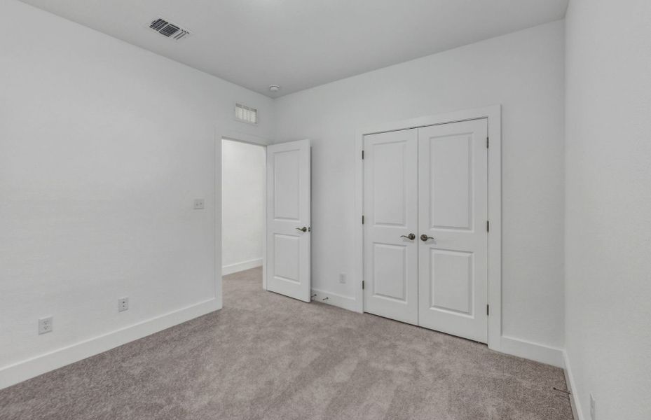 Spacious, unfurnished interior of a new home in Saddleback at Santa Rita Ranch, Liberty Hill (Image 40).