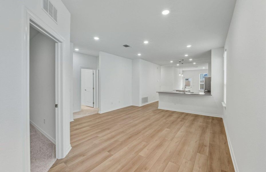 Spacious, unfurnished interior of a new home in Crosswinds, Kyle (Image 13). Spacious, unfurnished interior of a new home in Crosswinds, Kyle (Image 13).