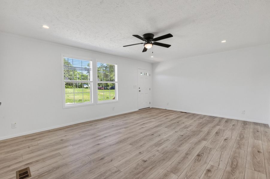 Spacious, unfurnished interior of a new home in , Cross (Image 26).
