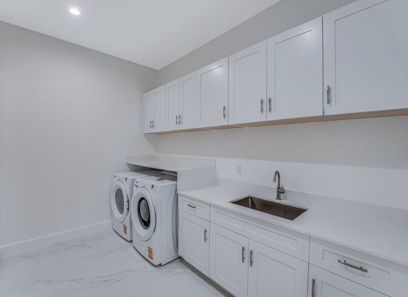 Close-up of interior finishes inside a home in , Lake Worth (Image 22).