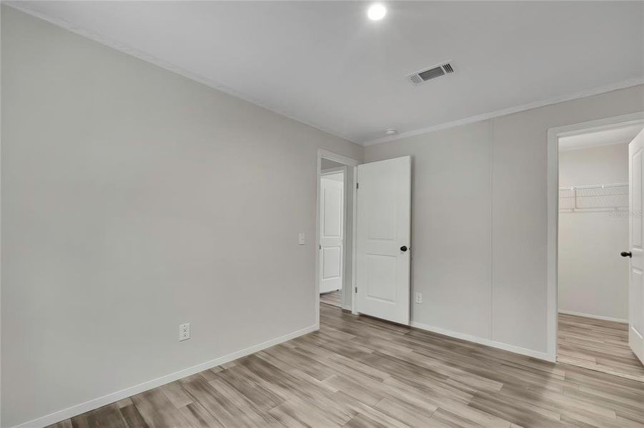 Spacious, unfurnished interior of a new home in , Hernando (Image 8).