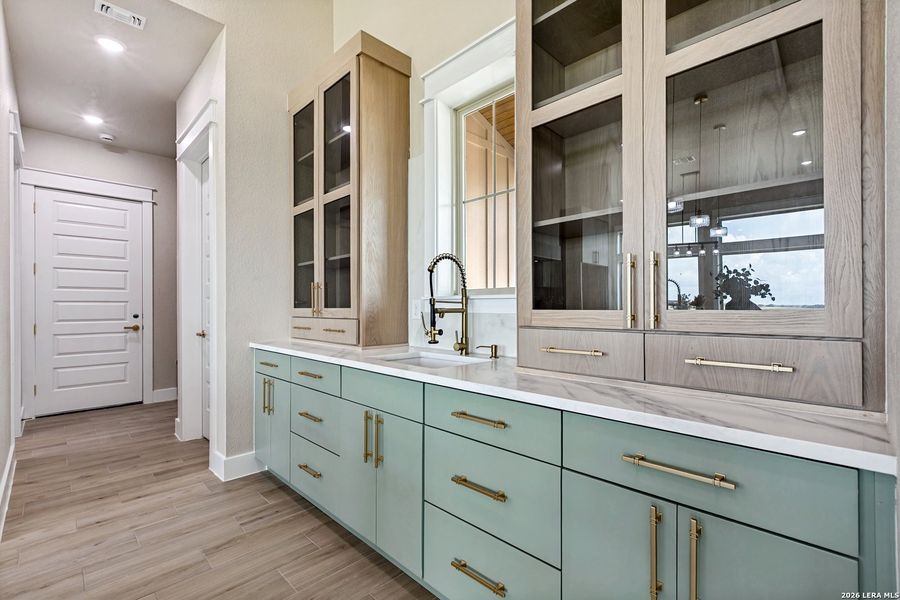 Furnished interior view inside a new home in , La Vernia (Image 14).