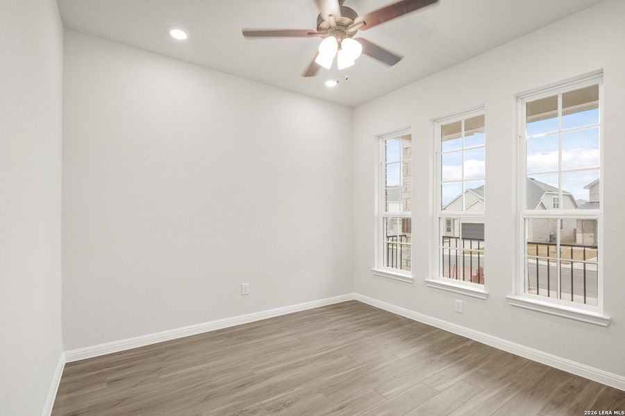 Spacious, unfurnished interior of a new home in Hunters Ranch, San Antonio (Image 21).