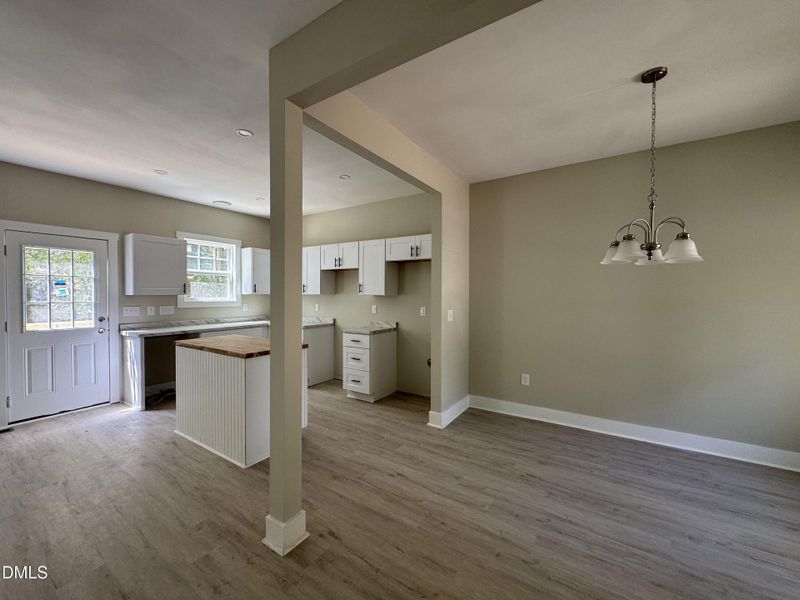 Dining Room/Kitchen Dining Room/Kitchen