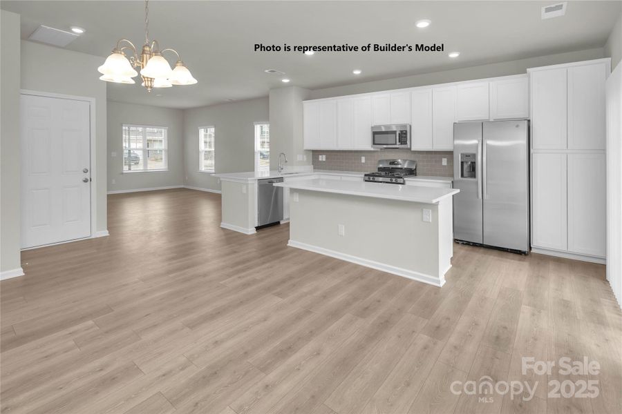 Sierra Ridge- Magnolia Open Dining Area, Gourmet Kitchen