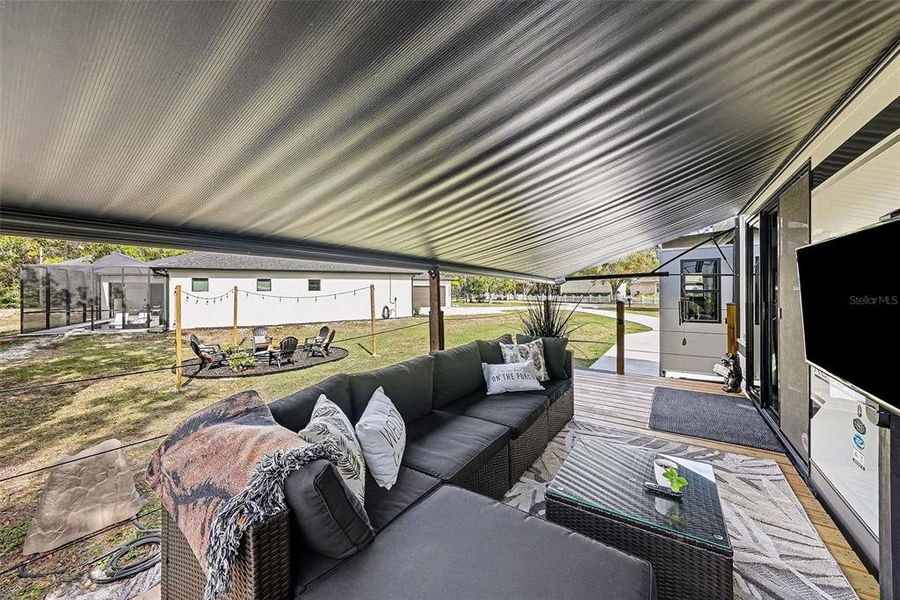 Exterior details and patio area of a home in , Lutz (Image 31).