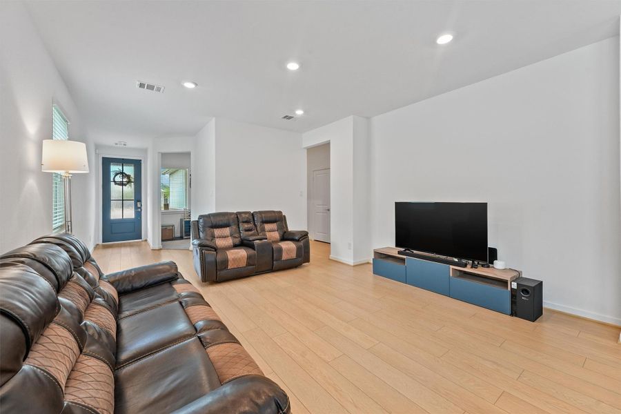 Image 21 of a home in Mason Woods 40s. Image 21 of a home in Mason Woods 40s.