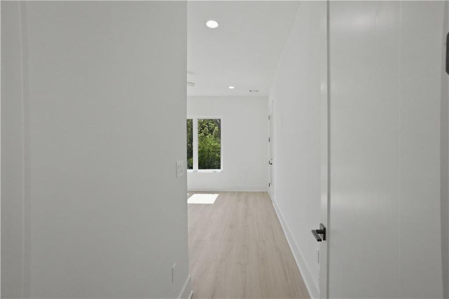 Spacious, unfurnished interior of a new home in , Duluth (Image 98).