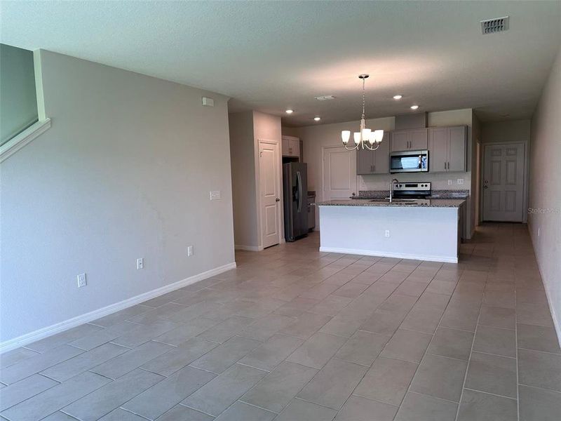 Spacious, unfurnished interior of a new home in , Davenport (Image 15).