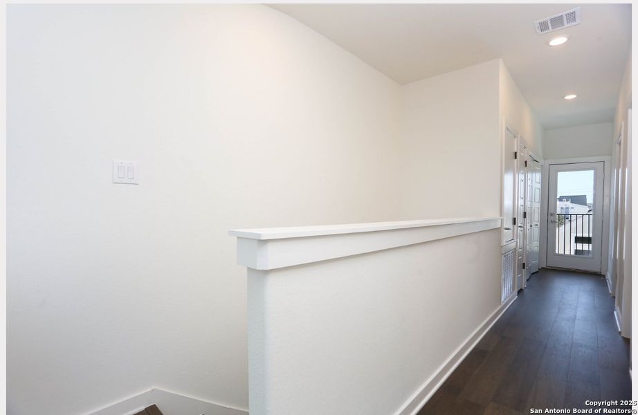 Spacious, unfurnished interior of a new home in , San Antonio (Image 8).