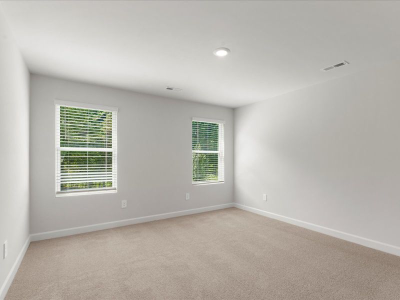 Spacious, unfurnished interior of a new home in Avalon Townes, Lyman (Image 11).