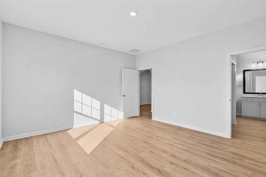 Spacious, unfurnished interior of a new home in Brayden, Advance (Image 36).