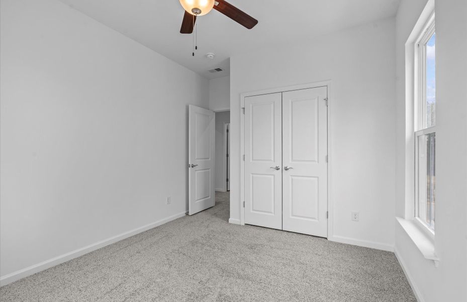 Spacious, unfurnished interior of a new home in Alston Park, Greenville (Image 16).