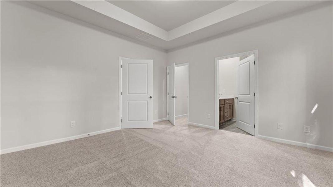 Spacious, unfurnished interior of a new home in Villages at Cedar Hill, Dallas (Image 14).