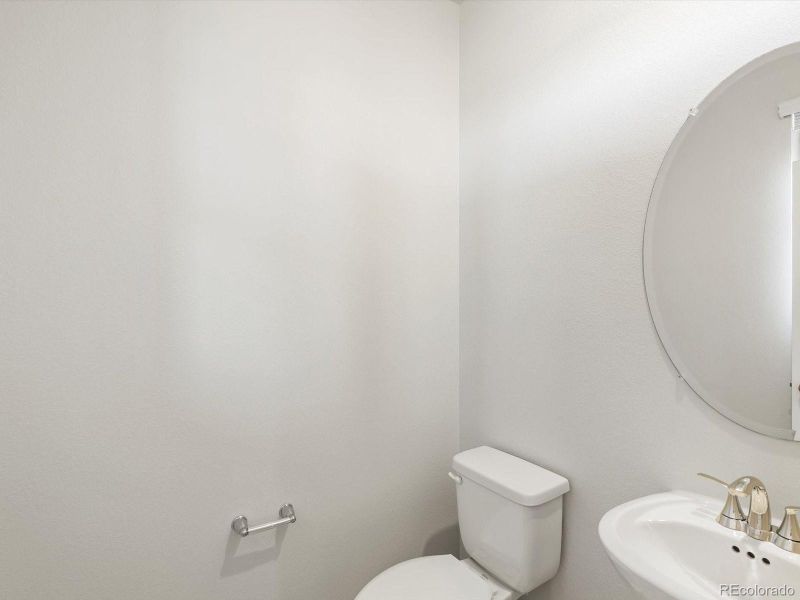 Spacious, unfurnished interior of a new home in Horizon Uptown: The Mountain Collection, Aurora (Image 20). Spacious, unfurnished interior of a new home in Horizon Uptown: The Mountain Collection, Aurora (Image 20).