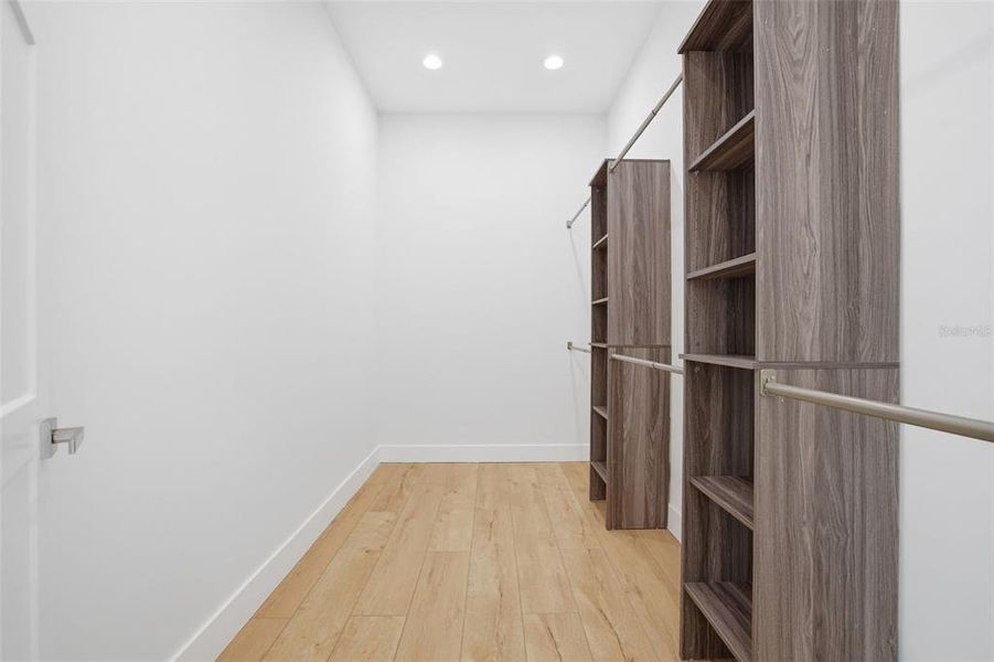 Spacious, unfurnished interior of a new home in , St. Petersburg (Image 21).