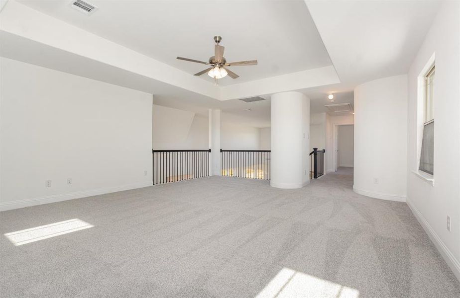 Spacious, unfurnished interior of a new home in Stone Henge II, Sanger (Image 20).