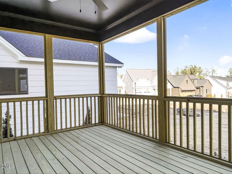 035-1280x960-screened-porch 035-1280x960-screened-porch