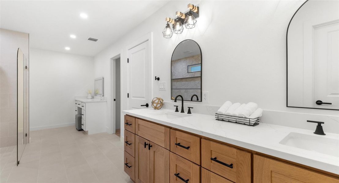 Furnished interior view inside a new home in , Bastrop (Image 16).