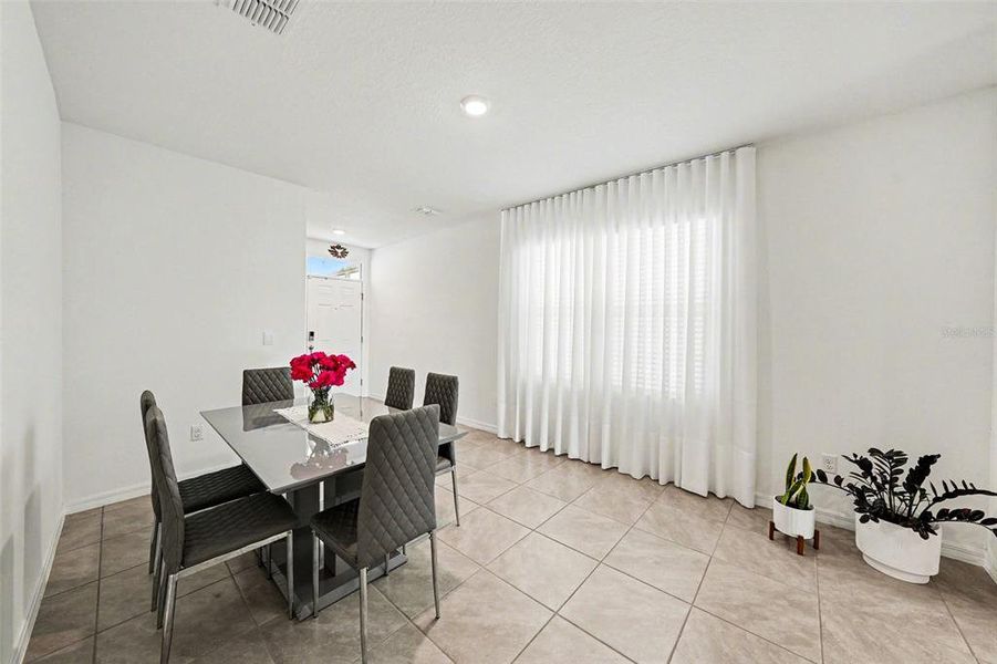 Furnished interior view inside a new home in , Wesley Chapel (Image 5).