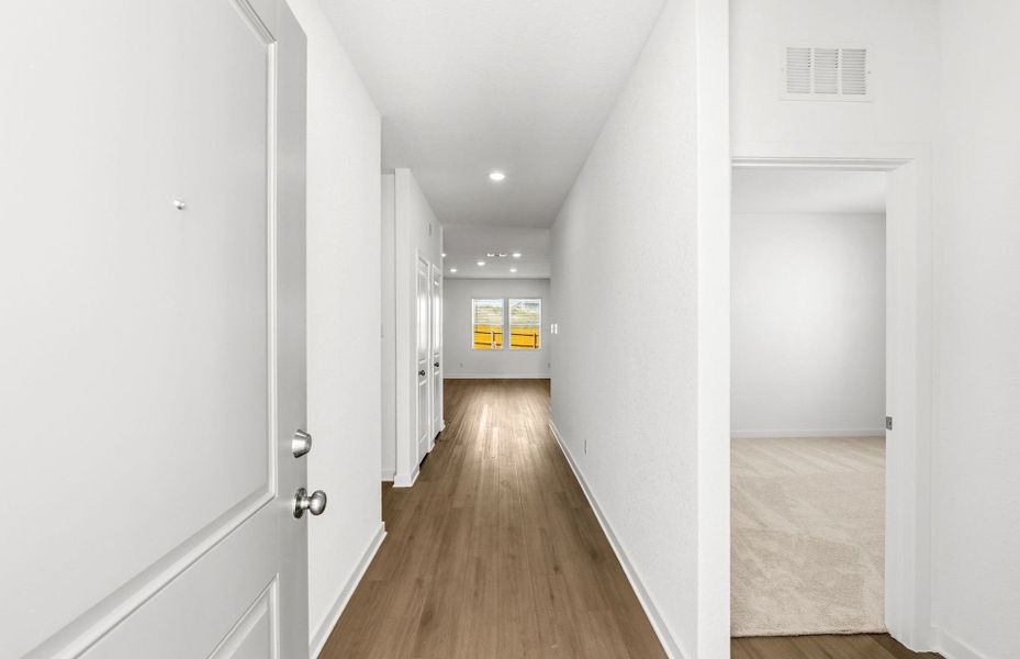 Spacious, unfurnished interior of a new home in Skyview, Belton (Image 11).