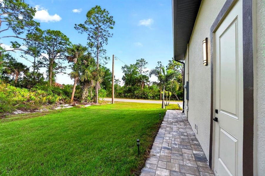 Exterior details and patio area of a home in , Port Charlotte (Image 49).