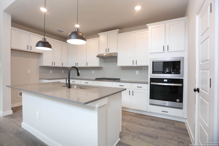 Furnished interior view inside a new home in Vista Ridge, Live Oak (Image 11). Furnished interior view inside a new home in Vista Ridge, Live Oak (Image 11).
