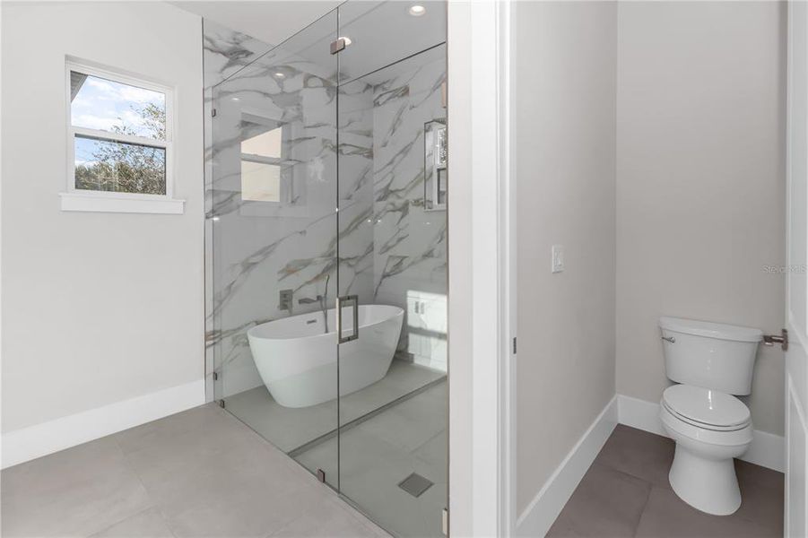 Furnished interior view inside a new home in , Winter Park (Image 13).