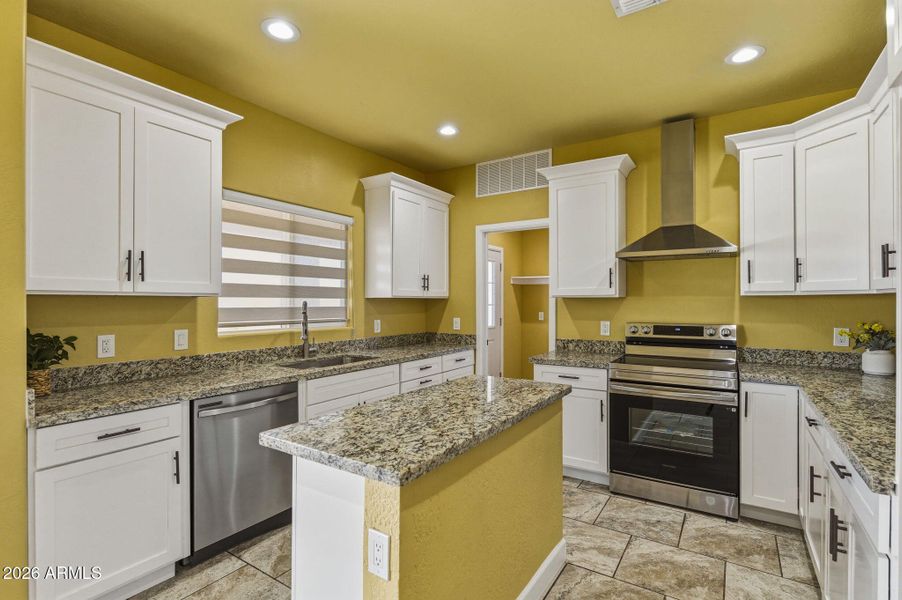 30-web-or-mls-210 N Pettoshas Dr-29