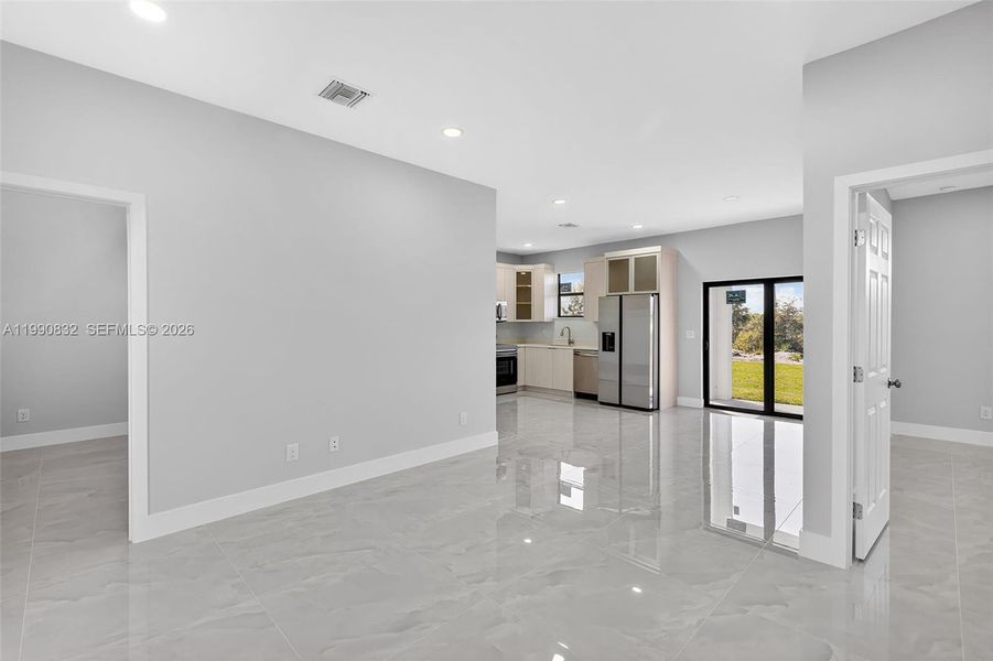 Spacious, unfurnished interior of a new home in , Lehigh Acres (Image 49).